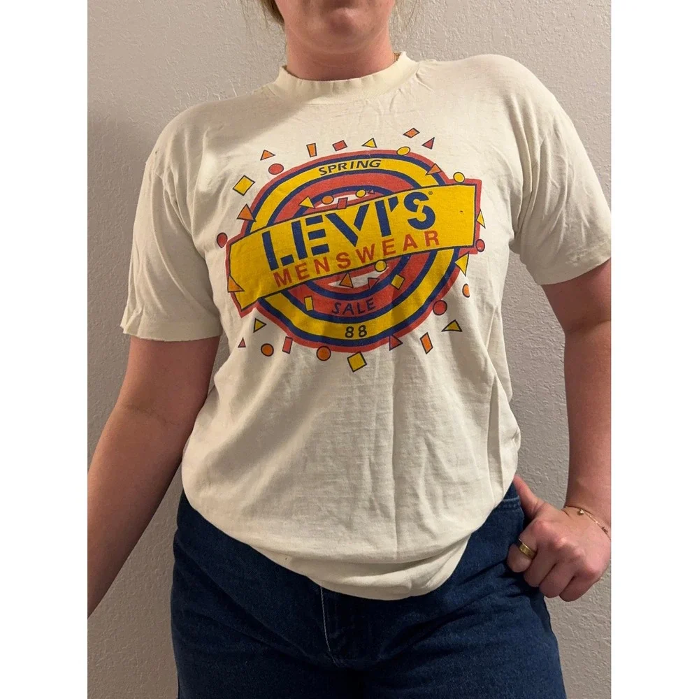 Vintage 1988 Levis Menswear Mervyns Spring Sale T-Shirt White Medium Distressed